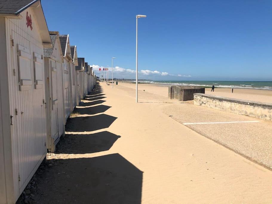 Appartement Acces Direct A La Plage Bernieres-sur-Mer Exterior photo